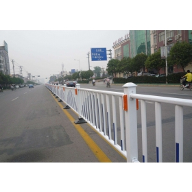 双鸭山市市政道路护栏工程